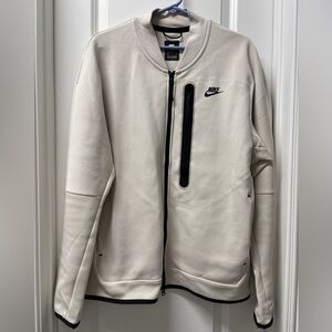 Men’s Nike Sportswear Tech Fleece Jacket SIZE LARGE- EUC-Style code CZ1797-072